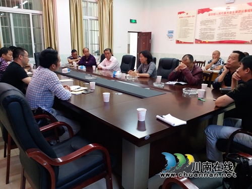 宜宾黄沙镇组织人大代表到翠屏区菜坝镇“取经学艺”(图1) 宜宾黄沙镇组织人大代表到翠屏区菜坝镇“取经学艺”(图1)