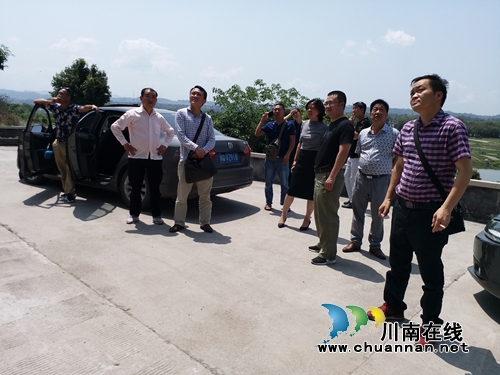 宜宾黄沙镇组织人大代表到翠屏区菜坝镇“取经学艺”(图2) 宜宾黄沙镇组织人大代表到翠屏区菜坝镇“取经学艺”(图2)