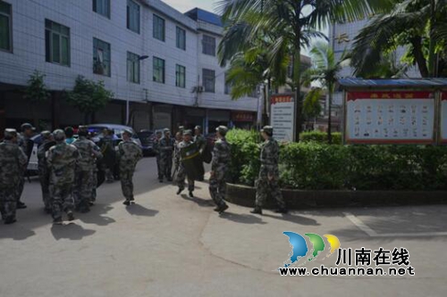 宜宾南溪区长兴镇组织基干民兵开展应急维稳演练(图3)