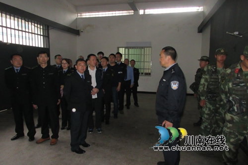 合江县食药监局:扎实开展警示教育月活动(图1) 合江县食药监局:扎实开展警示教育月活动(图1)