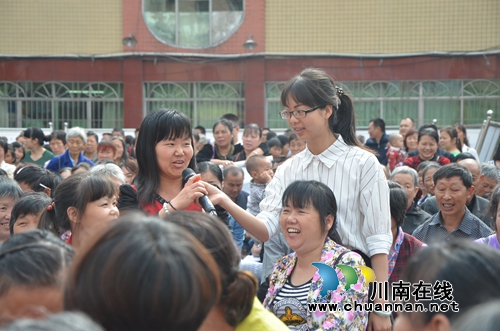 泸县“学英雄树新风爱家乡”文艺巡演走进太伏(图8) 泸县“学英雄树新风爱家乡”文艺巡演走进太伏(图8)