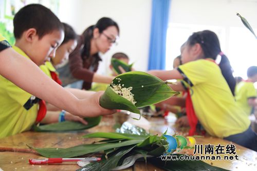 泸州龙马潭:“粽”情端午 乐享亲情(图3) 泸州龙马潭:“粽”情端午 乐享亲情(图3)