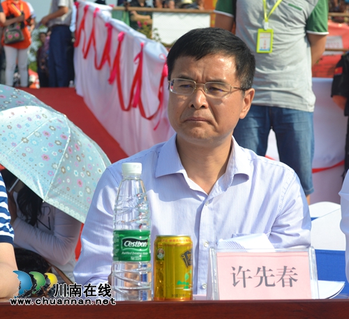 泸州首届龙舟文化节在纳溪凤凰湖举行(图2) 泸州首届龙舟文化节在纳溪凤凰湖举行(图2)