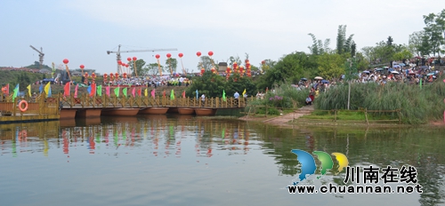 泸州首届龙舟文化节在纳溪凤凰湖举行(图20) 泸州首届龙舟文化节在纳溪凤凰湖举行(图20)