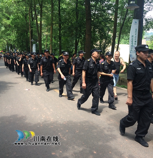 泸州首届龙舟文化节在纳溪凤凰湖举行(图21) 泸州首届龙舟文化节在纳溪凤凰湖举行(图21)