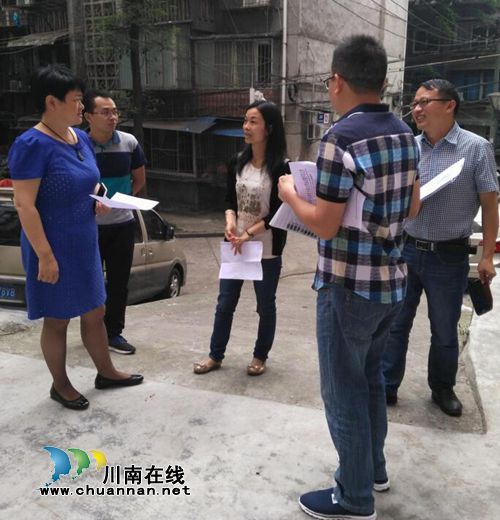 泸州市财政局到江阳区上平社区开展创文工作(图1) 泸州市财政局到江阳区上平社区开展创文工作(图1)