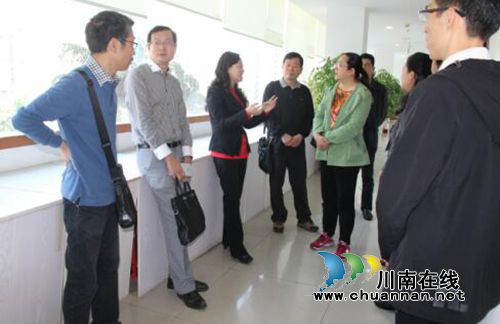 镇江市国土资源局到泸州市考察调研不动产统一登记工作(图1)