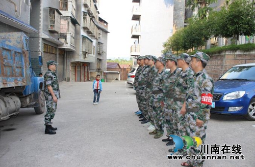 宜宾南溪区汪家镇开展治安巡逻保一方平安(图1) 宜宾南溪区汪家镇开展治安巡逻保一方平安(图1)
