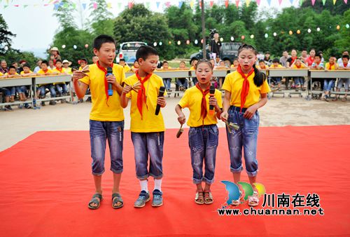 西南医大附院连续三年到叙永旺龙村小扶贫助学(图14) 西南医大附院连续三年到叙永旺龙村小扶贫助学(图14)