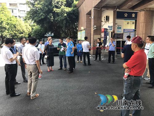 红星街道：整治校园周边环境&nbsp;为高考学子保驾护航(图1)