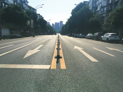 泸州城区老旧道路“白加黑”工程本月中旬完工(图1)
