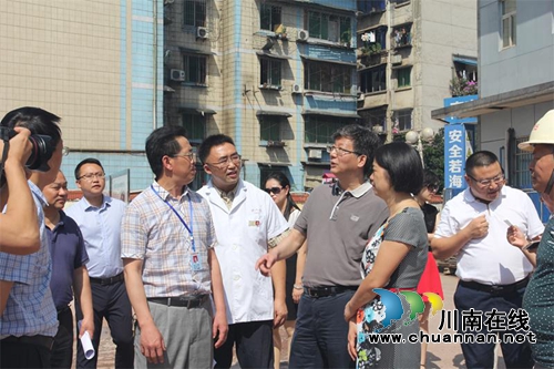 国家发改委莅临纳溪区人民医院调研指导(图2) 国家发改委莅临纳溪区人民医院调研指导(图2)