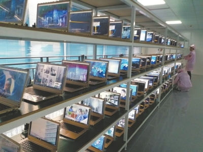 “宜宾造”第一批品牌类高端产品下线(图2) “宜宾造”第一批品牌类高端产品下线(图2)
