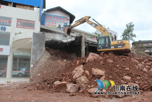 古蔺：重拳出击整治违法建设(图2)