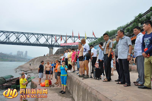 宜宾渔民一年救6名落水者&nbsp;获街道褒奖3000元(图3)