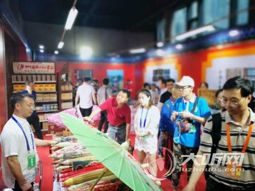 成都国际非遗节开幕“醉美泸州”精彩亮相(图6) 成都国际非遗节开幕“醉美泸州”精彩亮相(图6)