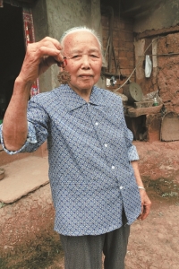 藏匿奖章55年 泸州85岁老人甘当“隐形”劳模(图1) 藏匿奖章55年 泸州85岁老人甘当“隐形”劳模(图1)