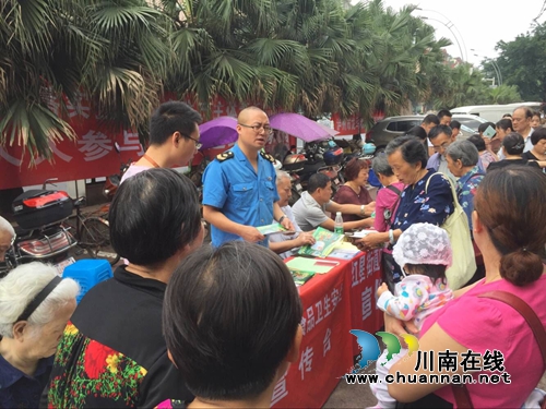 龙马潭区红星街道开展食品安全宣活动(图1) 龙马潭区红星街道开展食品安全宣活动(图1)