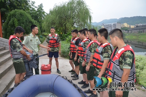 泸县综合应急救援大队提前做好汛期安全工作(图2)