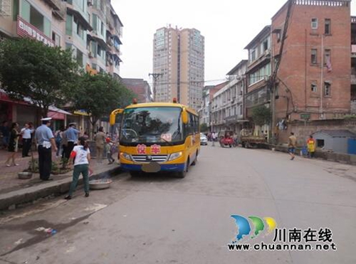 泸州交警四大队：严厉整治酒后驾驶&nbsp;净化交通环境