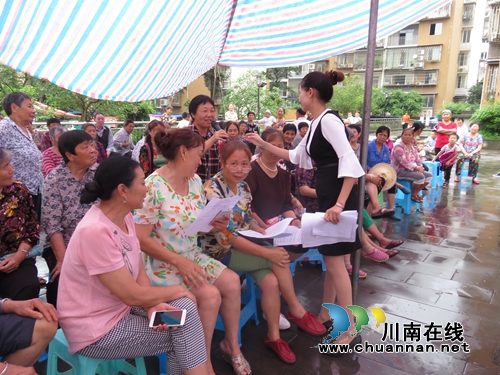 红星街道：市民素质提升文明大巡讲“六个一”活动走进润城小区(图7)
