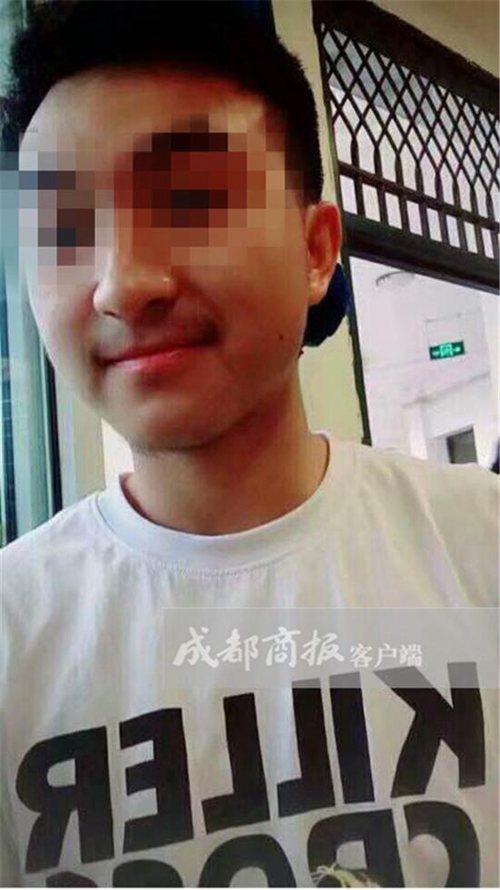 内江17岁高考生华山旅游遇难 曾留言吾去也(图1) 内江17岁高考生华山旅游遇难 曾留言吾去也(图1)