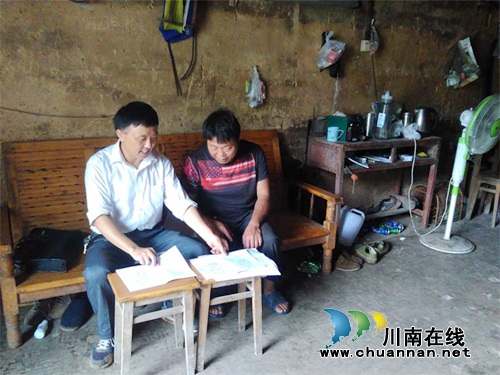 纳溪区卫计局开展脱贫攻坚“回头看”“回头帮”(图3) 纳溪区卫计局开展脱贫攻坚“回头看”“回头帮”(图3)