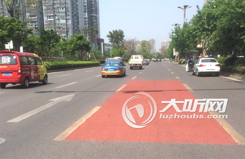 泸州公交专用道电子抓拍 违法通行将被扣3分(图1) 泸州公交专用道电子抓拍 违法通行将被扣3分(图1)
