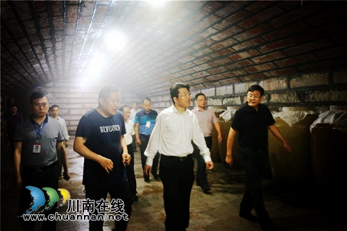 市委常委、副市长曹俊杰等调研沈酒集团(图1) 市委常委、副市长曹俊杰等调研沈酒集团(图1)
