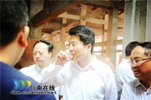 市委常委、副市长曹俊杰等调研沈酒集团(图4) 市委常委、副市长曹俊杰等调研沈酒集团(图4)