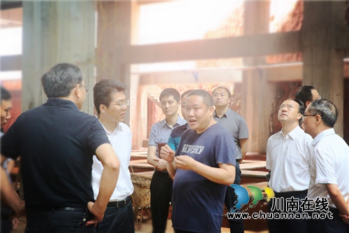 市委常委、副市长曹俊杰等调研沈酒集团(图10) 市委常委、副市长曹俊杰等调研沈酒集团(图10)