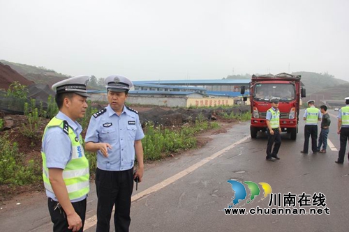 宜宾县交管大队领导率队督导货车交通违法集中整治专项行动(图3)