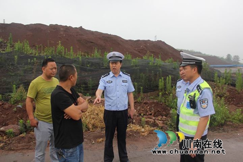 宜宾县交管大队领导率队督导货车交通违法集中整治专项行动(图2)