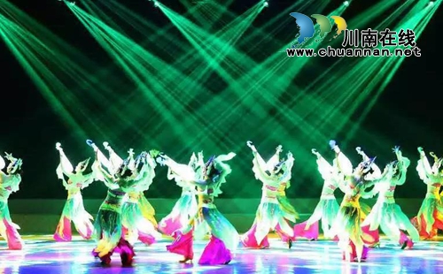 压轴“大戏”!专业院团明晚PK大专院校!(图2) 压轴“大戏”!专业院团明晚PK大专院校!(图2)