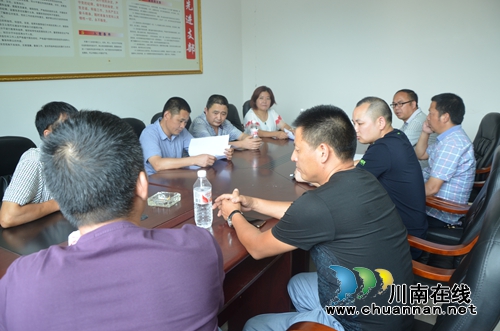 泸县政协太伏联络组视察调研脱贫攻坚工作(图1) 泸县政协太伏联络组视察调研脱贫攻坚工作(图1)