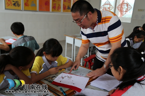 剪纸进课堂　剪出泸县海潮学校特色(图3)