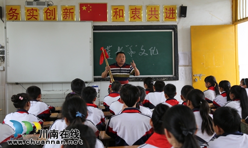 泸县百和莲枪安家校园　舞进央视大舞台(图4)