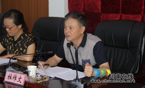 泸县副县长杜作文到云龙镇调研脱贫攻坚(图1)