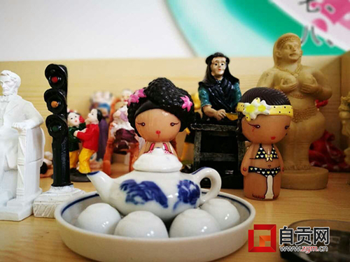 杭州旗袍美女医生向自贡荣县捐赠“沙盘游戏”(图2)