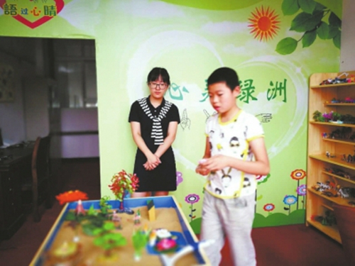 旗袍医生央视闯关 为自贡孩子圆梦(图2) 旗袍医生央视闯关 为自贡孩子圆梦(图2)