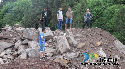 古蔺县国土资源局降雨期间地质灾害隐患巡排查(图1) 古蔺县国土资源局降雨期间地质灾害隐患巡排查(图1)