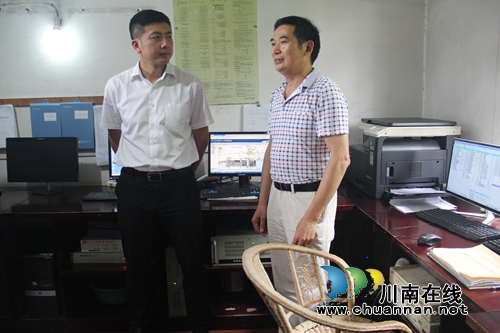 泸县县委副书记、县长肖刚率队检查狐狸坡煤矿安全工作(图3) 泸县县委副书记、县长肖刚率队检查狐狸坡煤矿安全工作(图3)