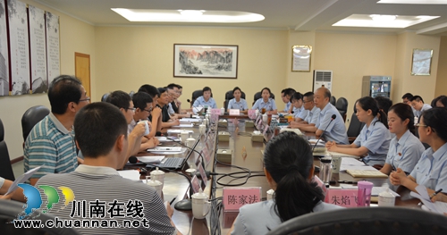 江阳区法院召开2017年学术征文研讨会(图1)