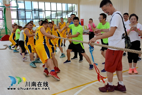 庆“七一”,“四大家”齐“闹”叙永城西实验学校体育馆(图2) 庆“七一”,“四大家”齐“闹”叙永城西实验学校体育馆(图2)