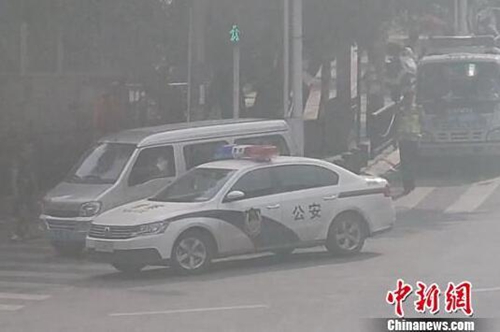 自贡面包车违法76条记214分 被依法扣留(图1) 自贡面包车违法76条记214分 被依法扣留(图1)