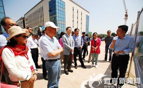 四川长江工业园区已与17家智能终端企业签约(图1) 四川长江工业园区已与17家智能终端企业签约(图1)