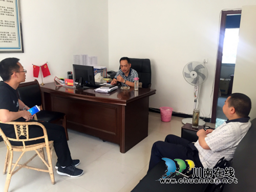 自贡沿滩区国税局开展“三联三服务”活动(图2) 自贡沿滩区国税局开展“三联三服务”活动(图2)