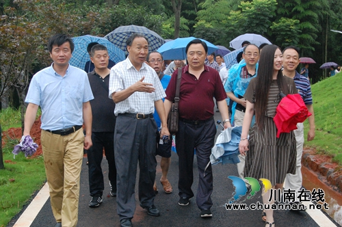 “中国名家读纳溪”文艺采风活动在纳溪启动(图9) “中国名家读纳溪”文艺采风活动在纳溪启动(图9)