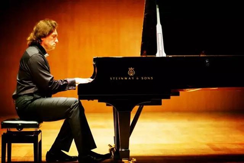 世界浪漫钢琴大师7月12日将来泸州演出(图1)