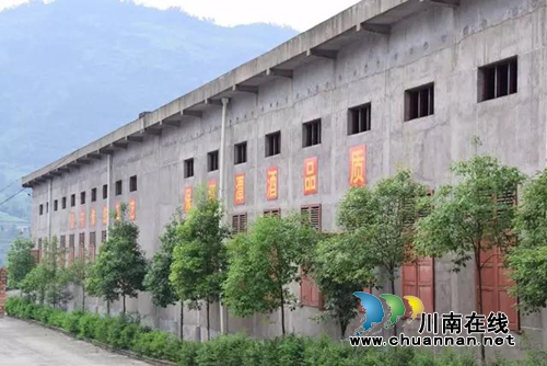 "寻找中国最美酒厂"大型采访活动走进仙潭酒业(图3) "寻找中国最美酒厂"大型采访活动走进仙潭酒业(图3)